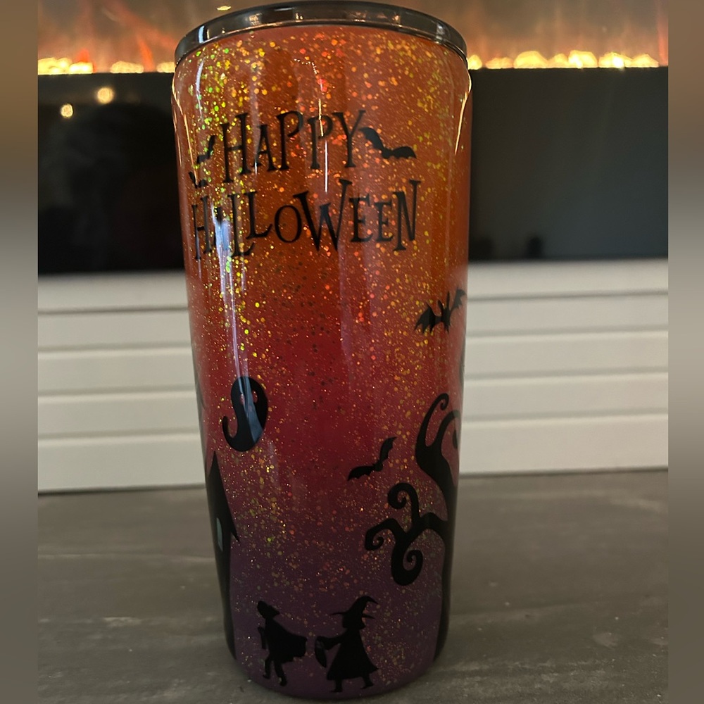 Like new Halloween tumbler! Beautiful custom made!🎃👻